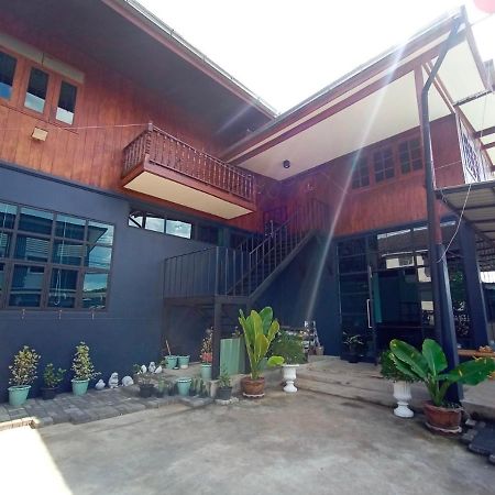 Just More Boutique Homestay Phrae Exterior photo