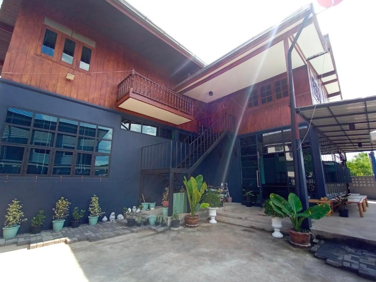 Just More Boutique Homestay Phrae Exterior photo