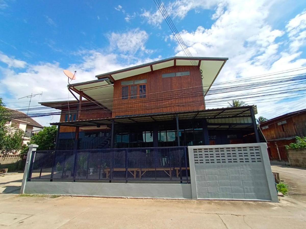 Just More Boutique Homestay Phrae Exterior photo